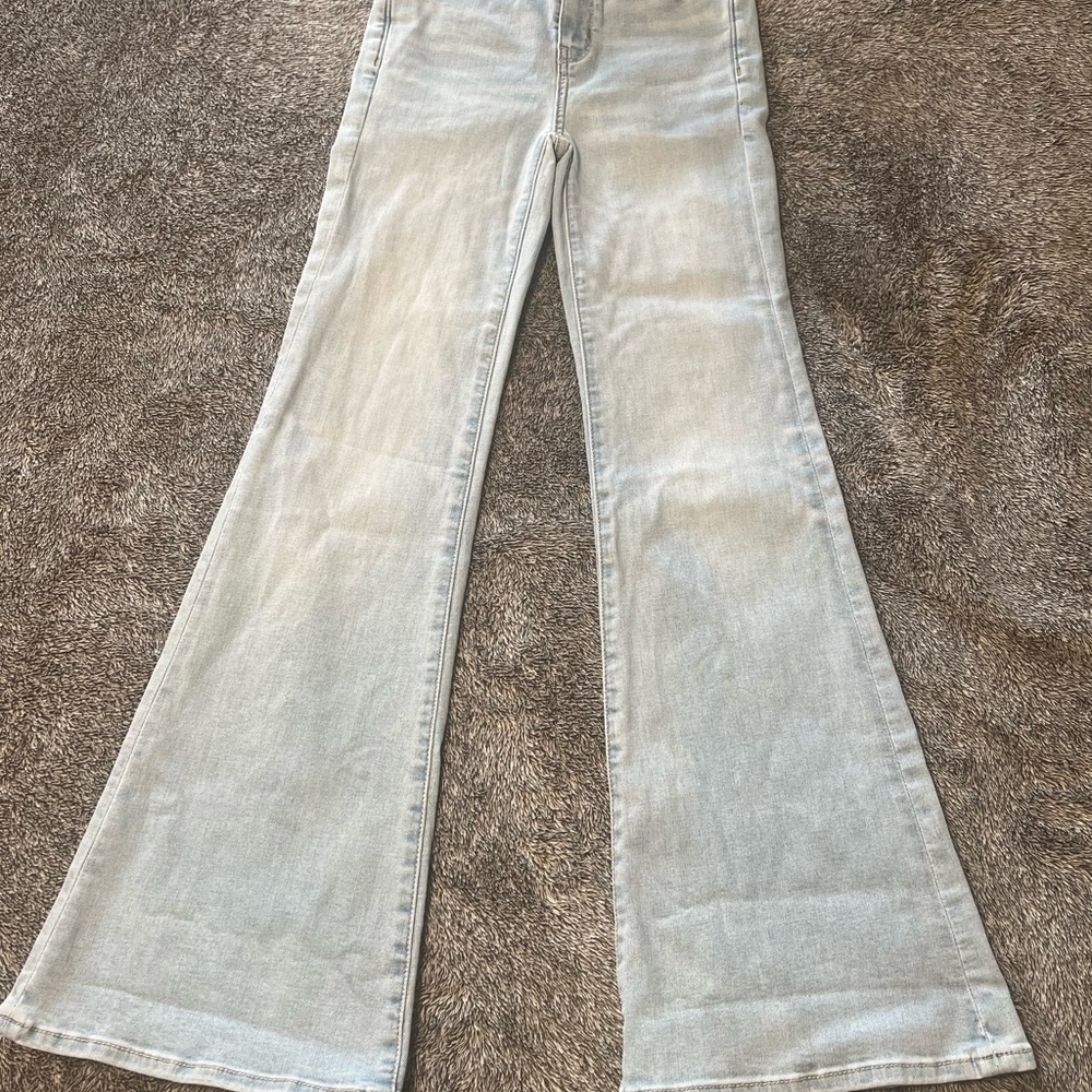 American Eagle Next Level Stretch Super High Rise Flare Light Wash Women Jeans